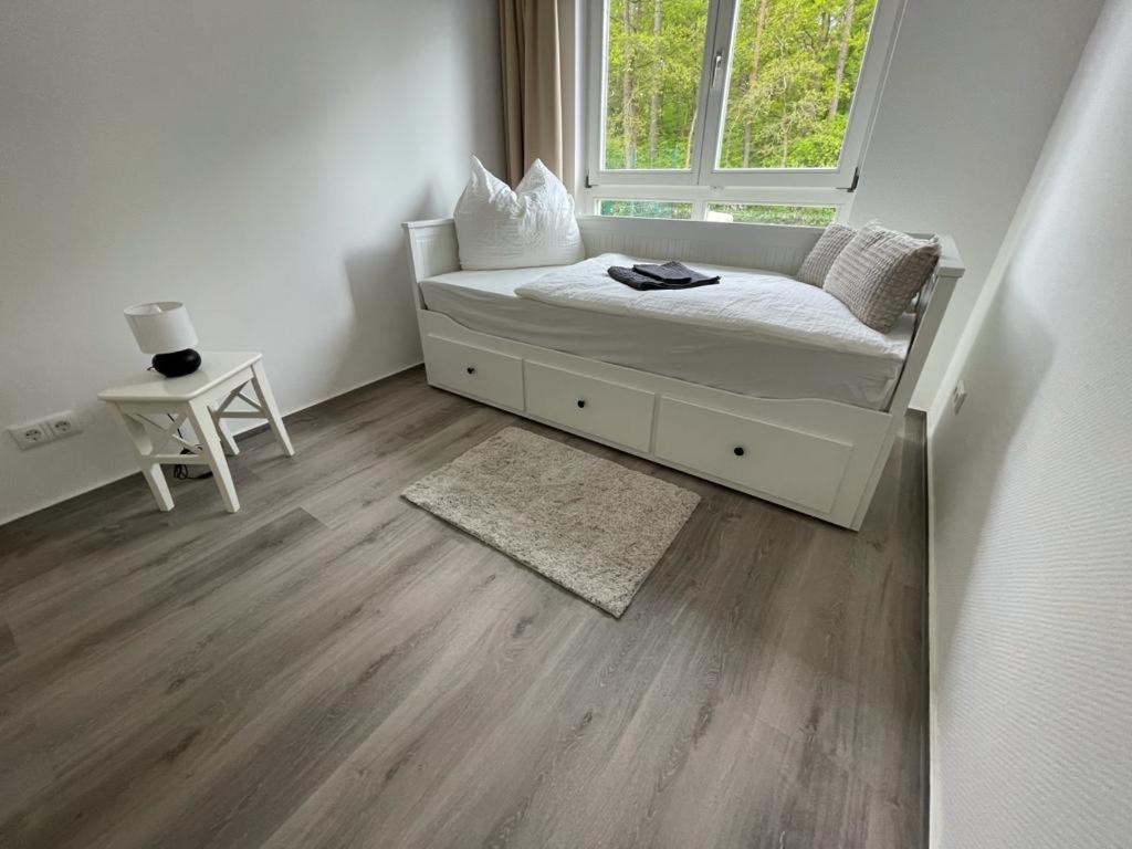 Apartment mit Balkon – Foto 2